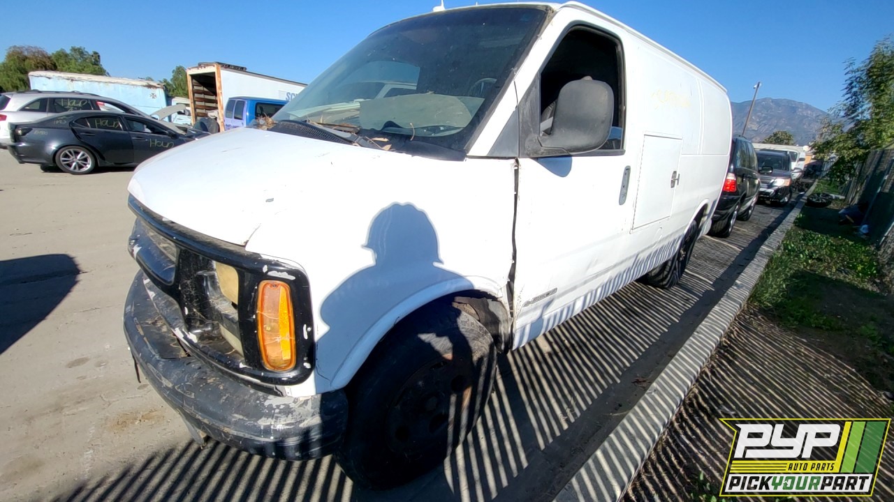 2002 CHEVROLET EXPRESS 3500 partes disponibles