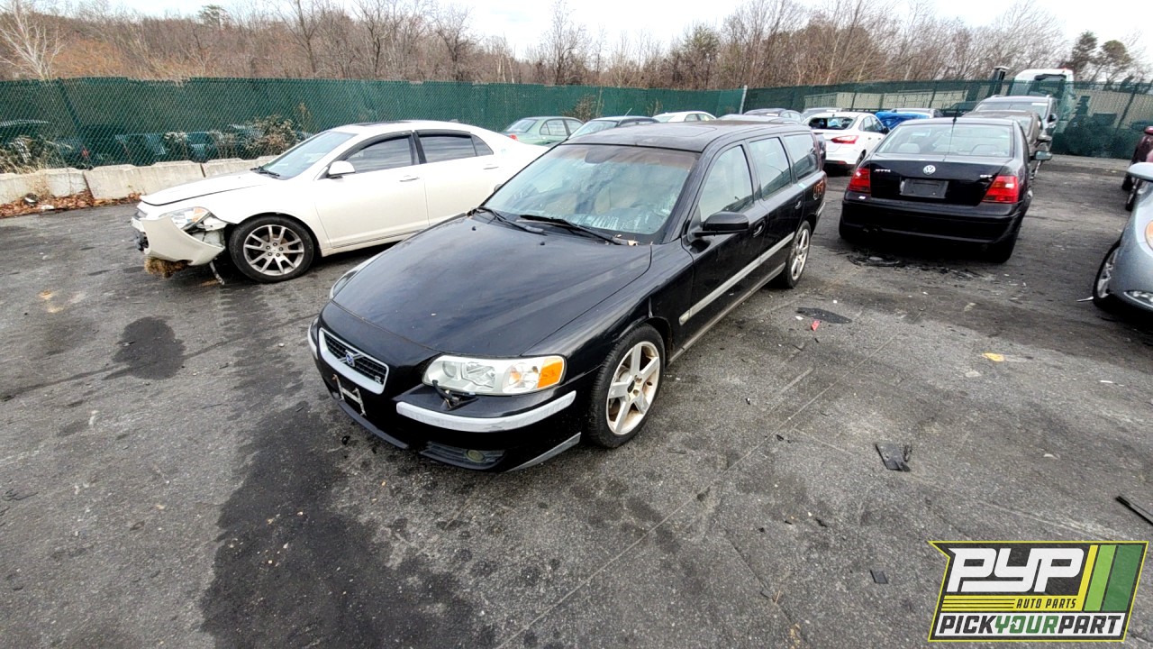 2004 VOLVO V70 available for parts
