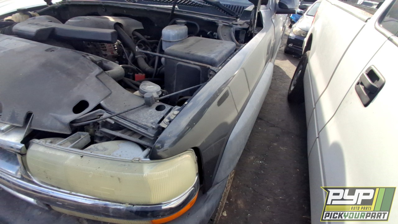 2004 CHEVROLET SUBURBAN 1500 partes disponibles