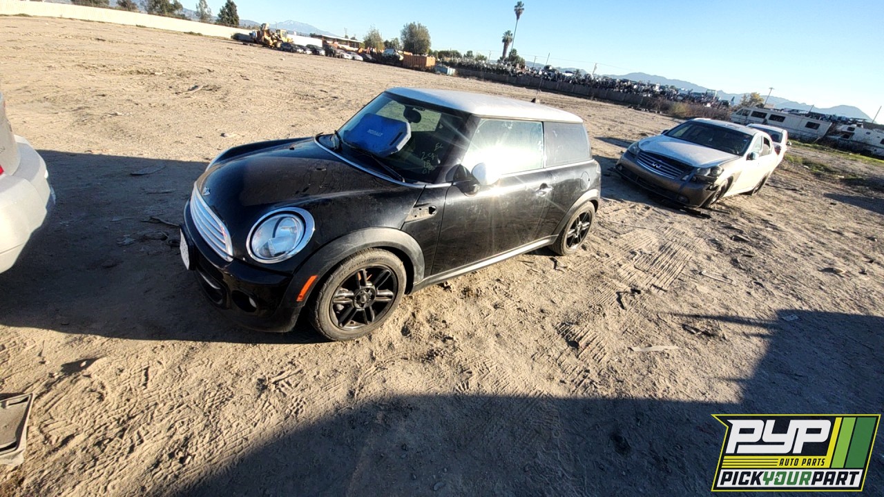 2013 MINI COOPER partes disponibles