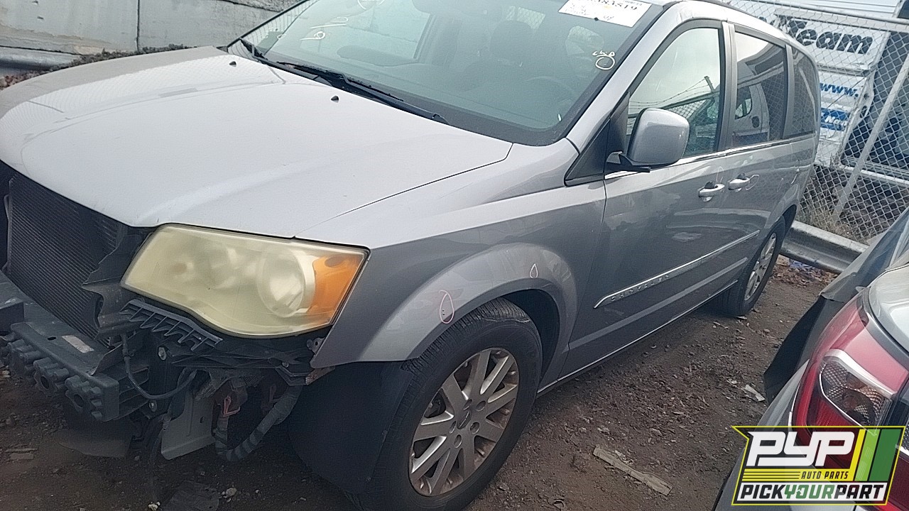 2013 CHRYSLER TOWN & COUNTRY partes disponibles