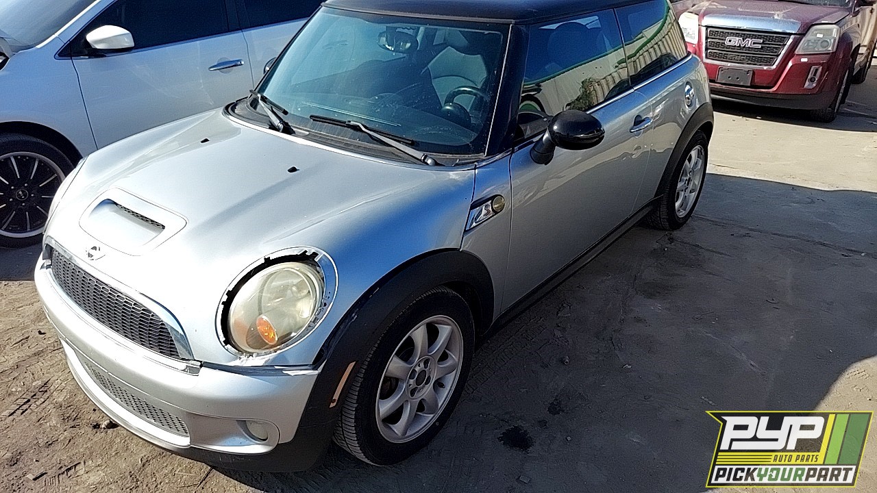 2009 MINI COOPER partes disponibles