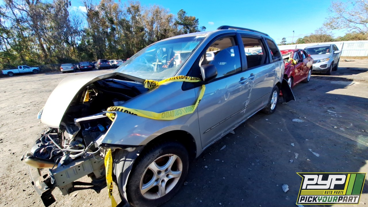 2004 TOYOTA SIENNA available for parts