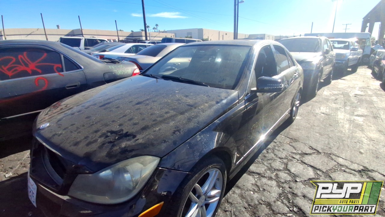 2013 MERCEDES-BENZ C250 partes disponibles