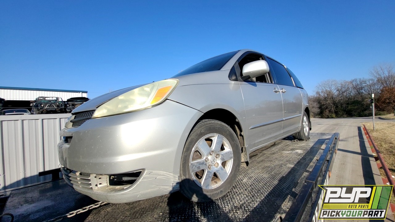 2004 TOYOTA SIENNA partes disponibles