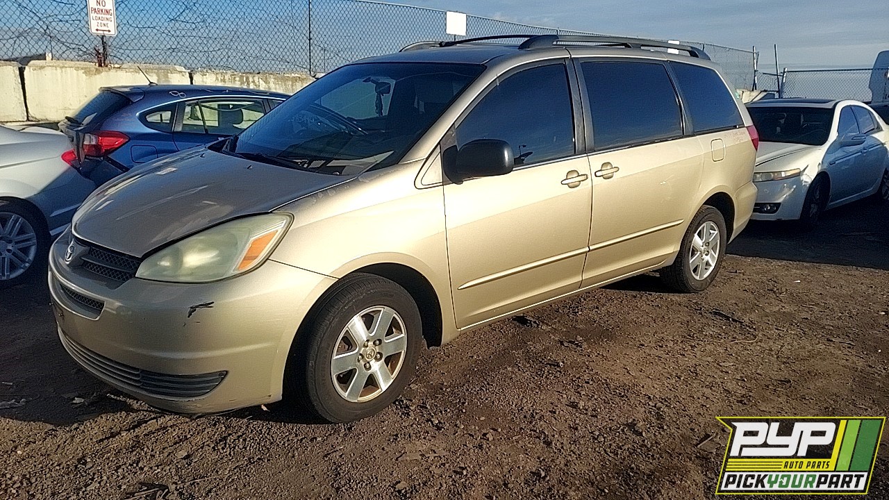 2004 TOYOTA SIENNA partes disponibles
