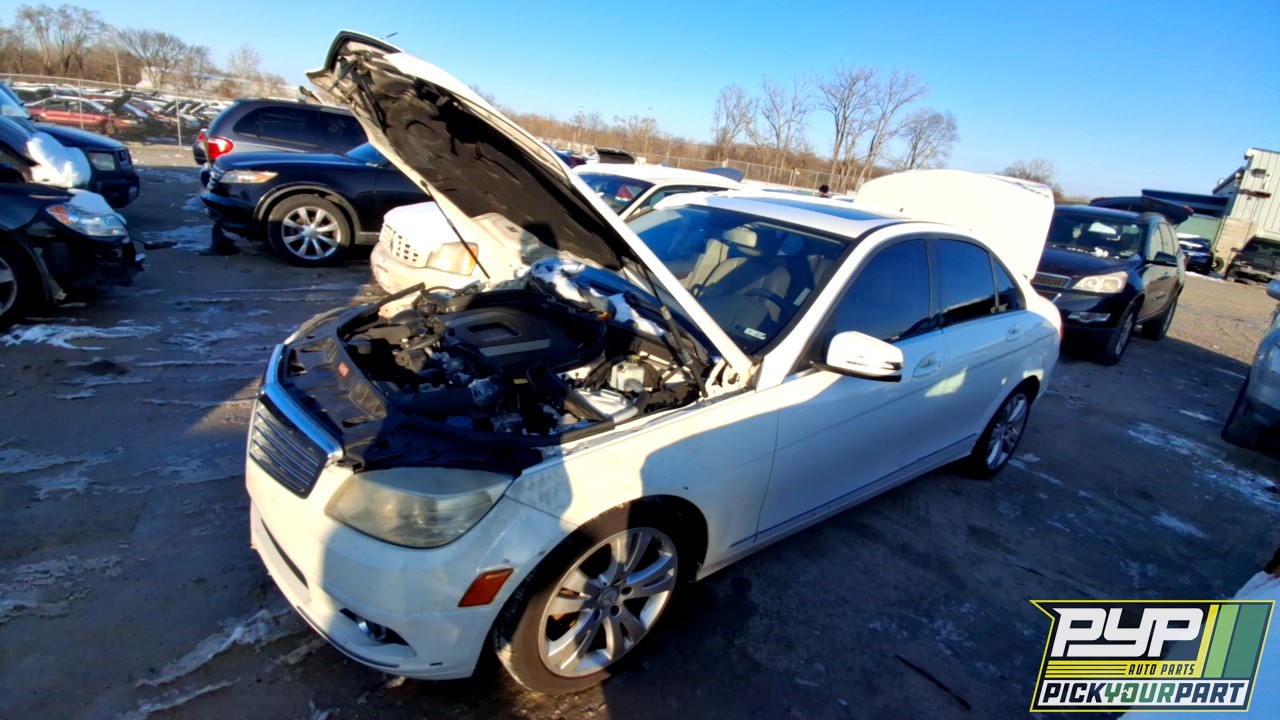 2011 MERCEDES-BENZ C300 partes disponibles