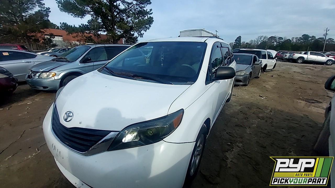 2011 TOYOTA SIENNA partes disponibles