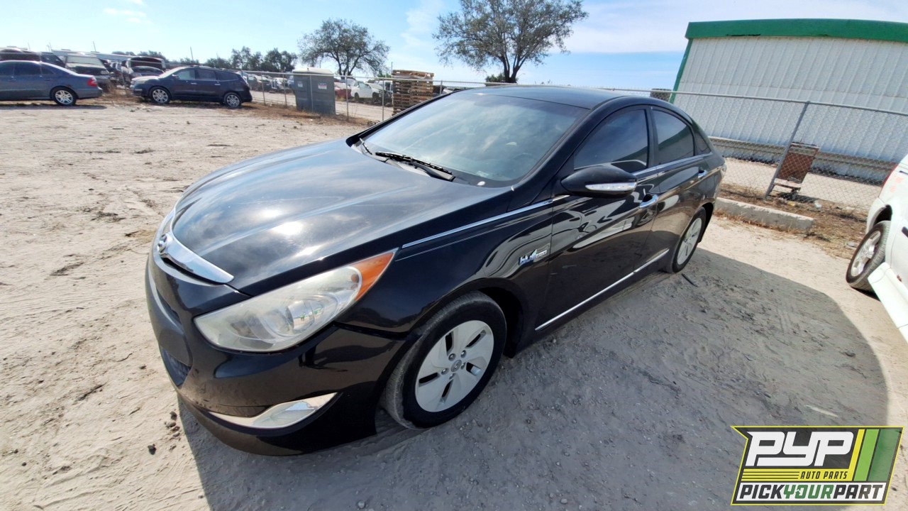 2013 HYUNDAI SONATA available for parts
