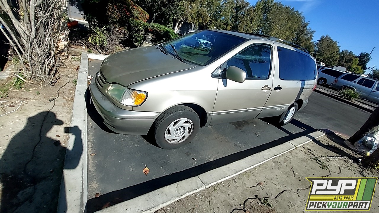 2001 TOYOTA SIENNA available for parts