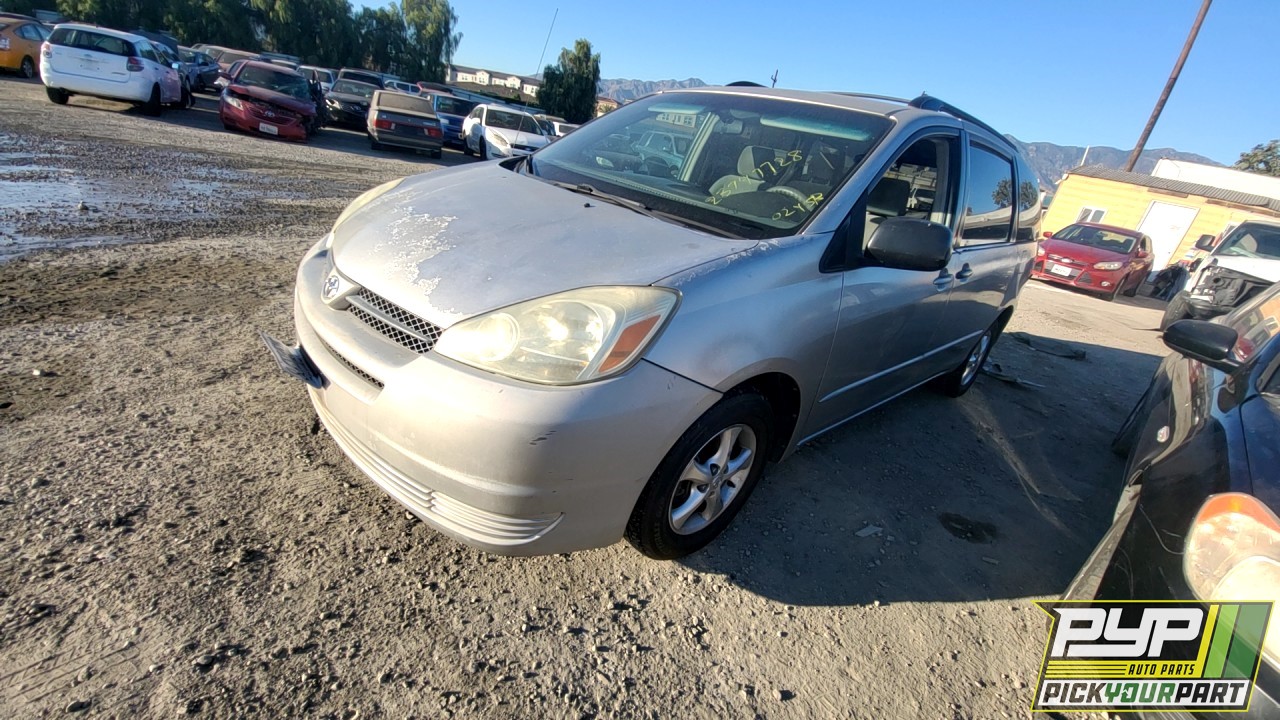 2004 TOYOTA SIENNA partes disponibles