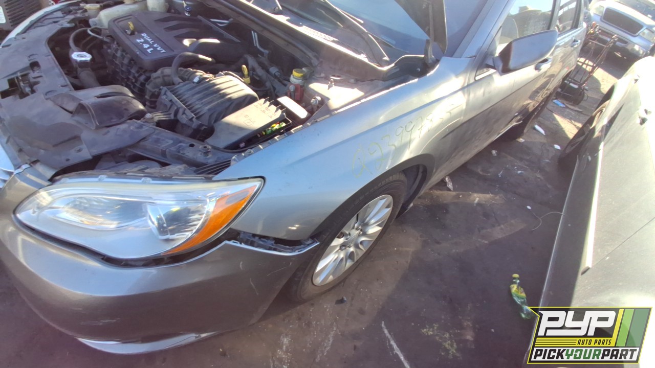 2012 CHRYSLER 200 partes disponibles