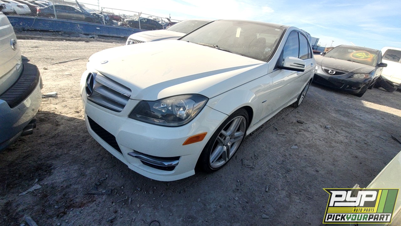 2012 MERCEDES-BENZ C250 partes disponibles