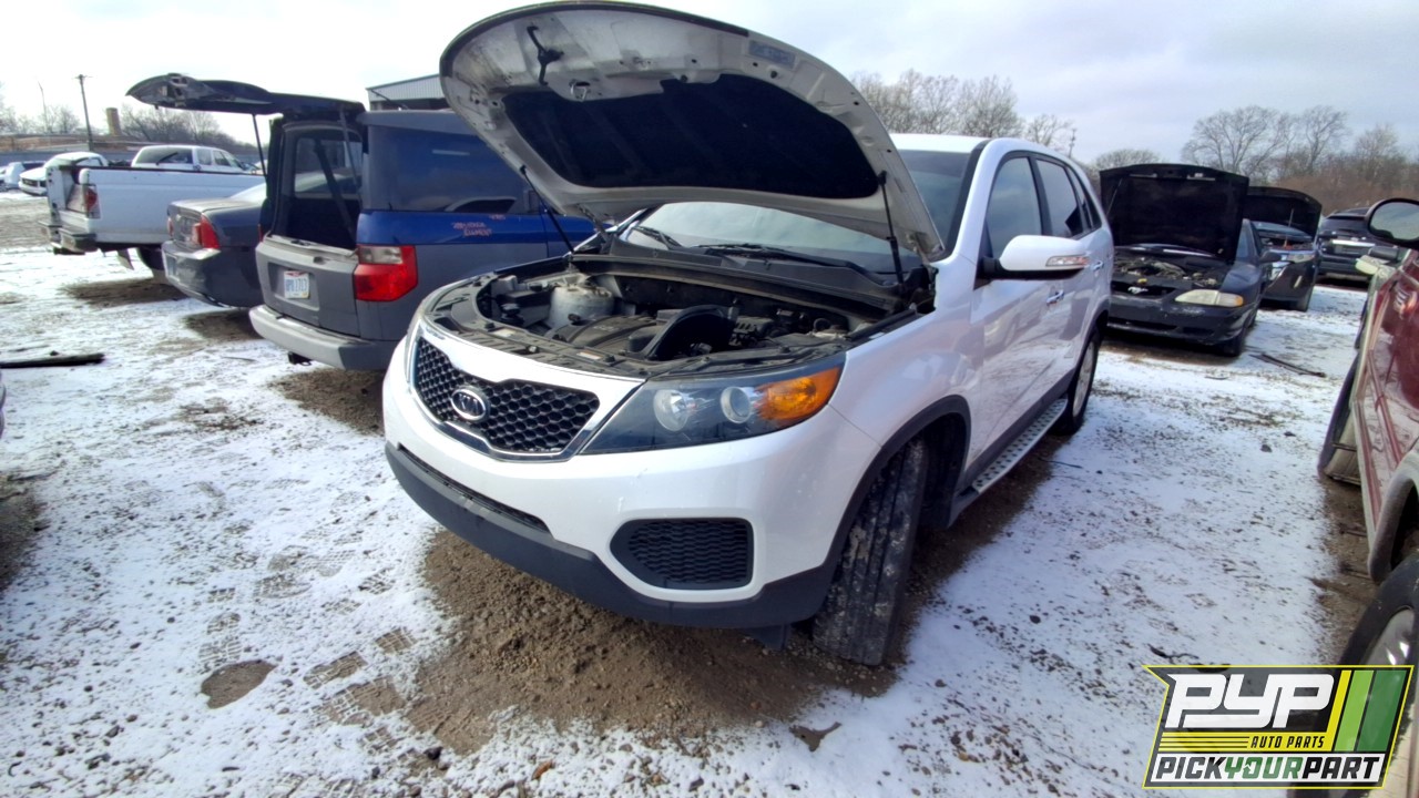 2013 KIA SORENTO available for parts