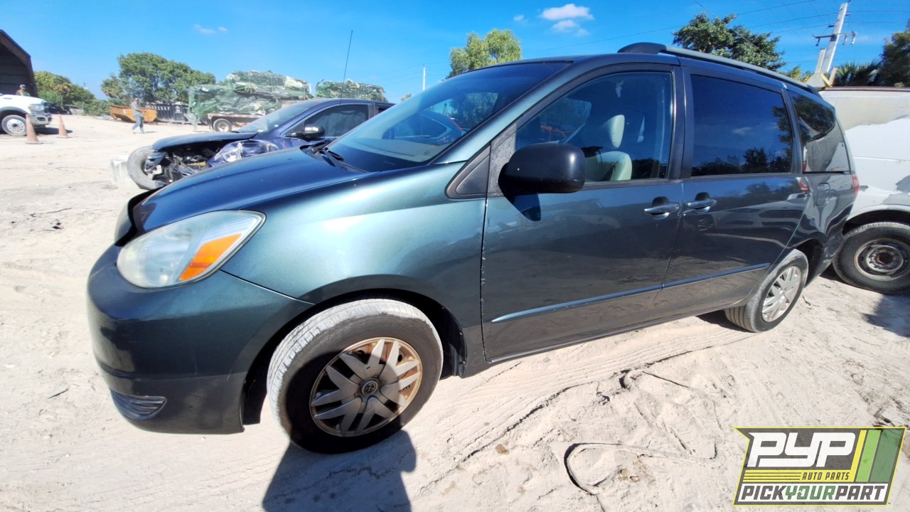 2004 TOYOTA SIENNA partes disponibles