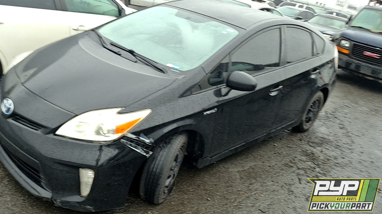 2013 TOYOTA PRIUS partes disponibles