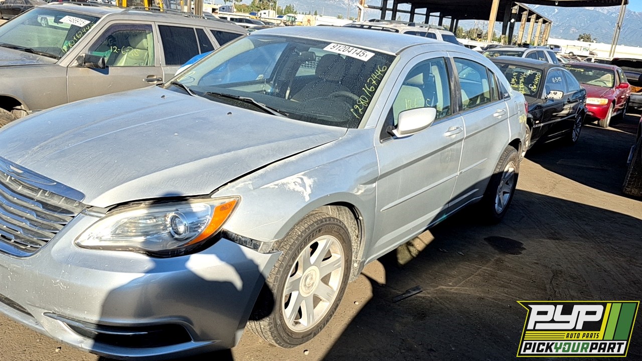 2012 CHRYSLER 200 partes disponibles
