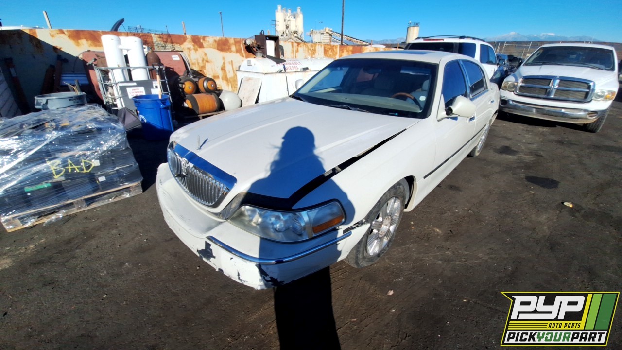 2005 LINCOLN TOWN CAR partes disponibles
