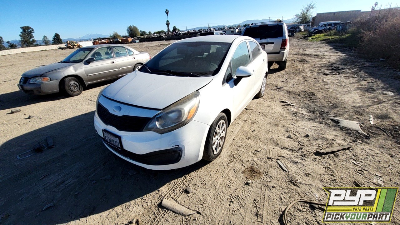 2013 KIA RIO partes disponibles