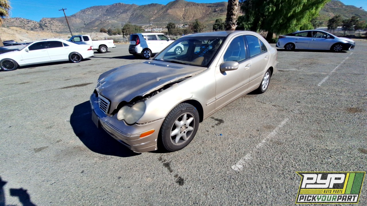 2004 MERCEDES-BENZ C240 partes disponibles