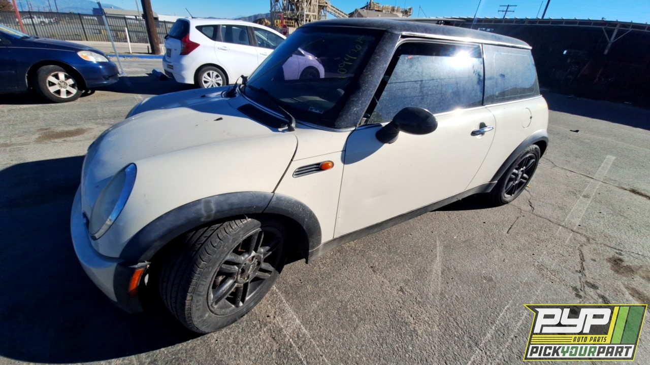 2006 MINI COOPER partes disponibles