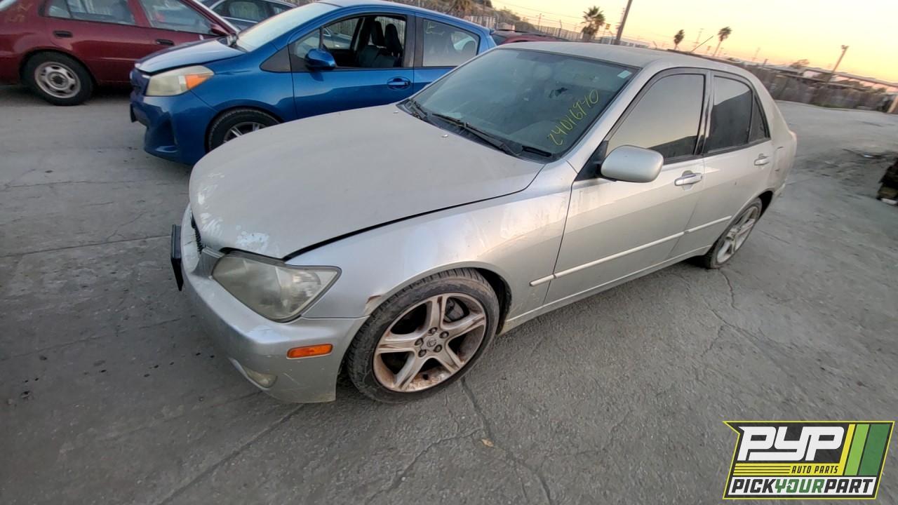 2002 LEXUS IS300 partes disponibles