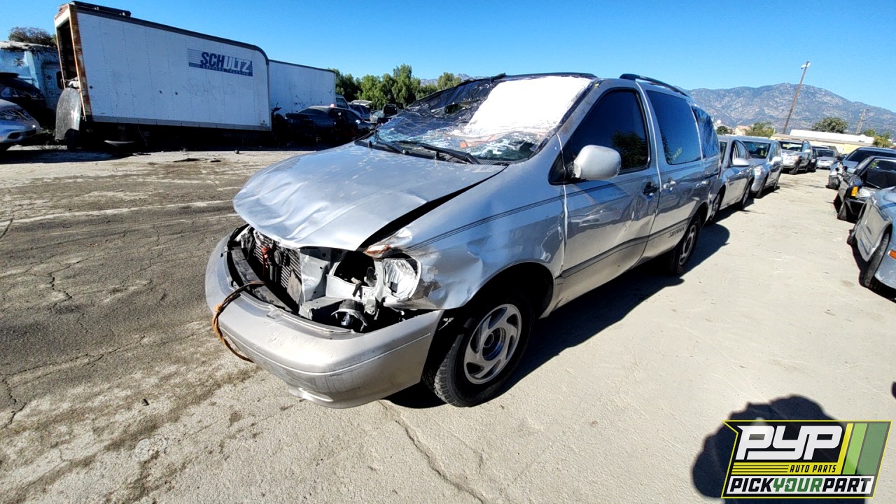 2003 TOYOTA SIENNA partes disponibles