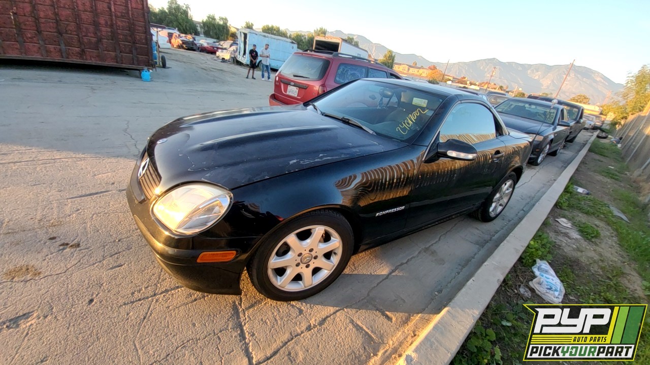2003 MERCEDES-BENZ SLK230 partes disponibles