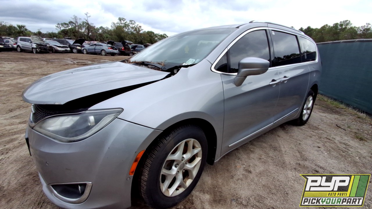 2017 CHRYSLER PACIFICA partes disponibles