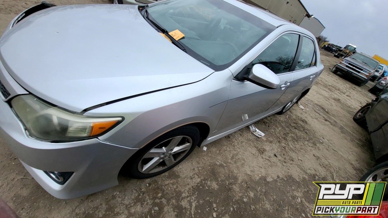 2013 TOYOTA CAMRY partes disponibles