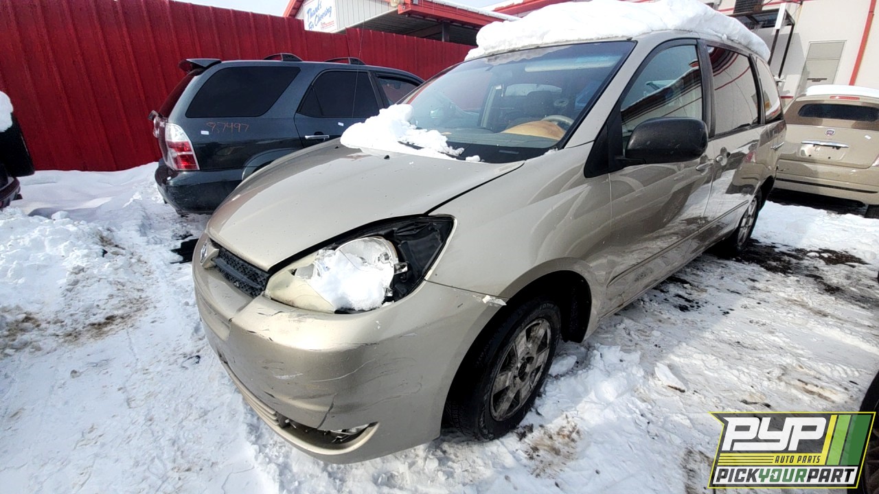 2004 TOYOTA SIENNA partes disponibles