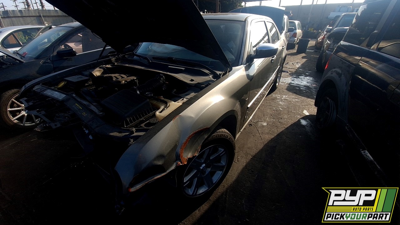 2008 CHRYSLER 300 available for parts