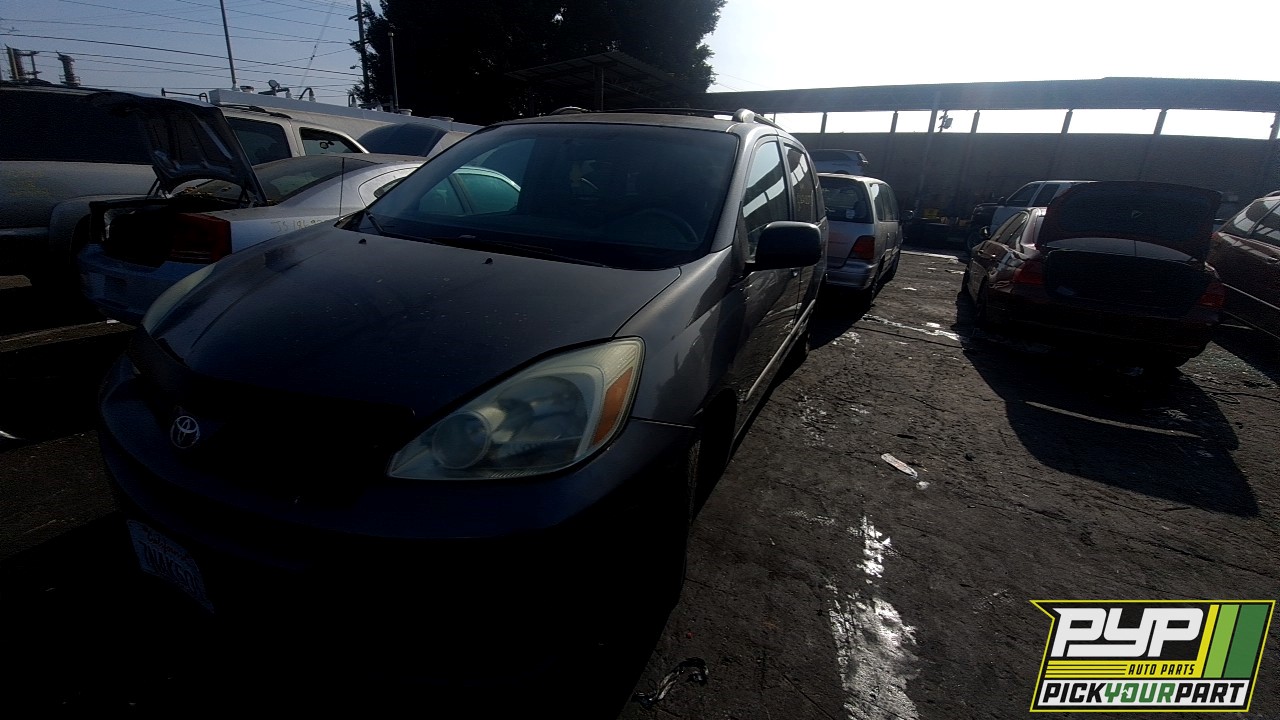 2004 TOYOTA SIENNA partes disponibles