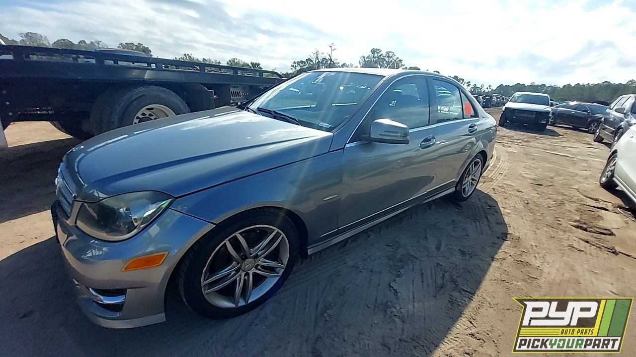 2012 MERCEDES-BENZ C250 partes disponibles