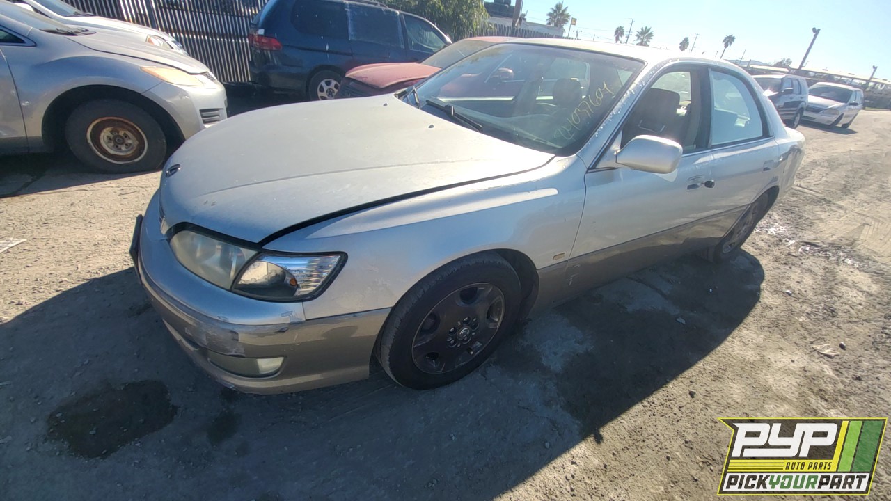 2001 LEXUS ES300 partes disponibles