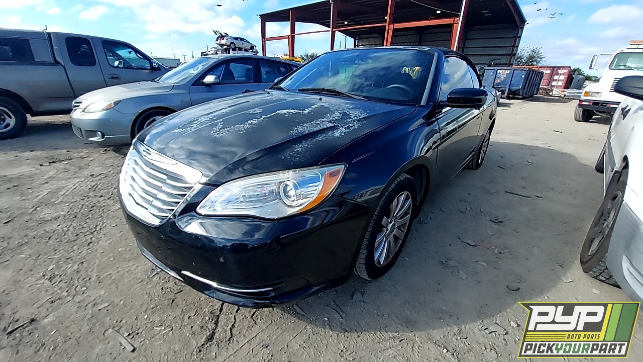 2013 CHRYSLER 200 partes disponibles