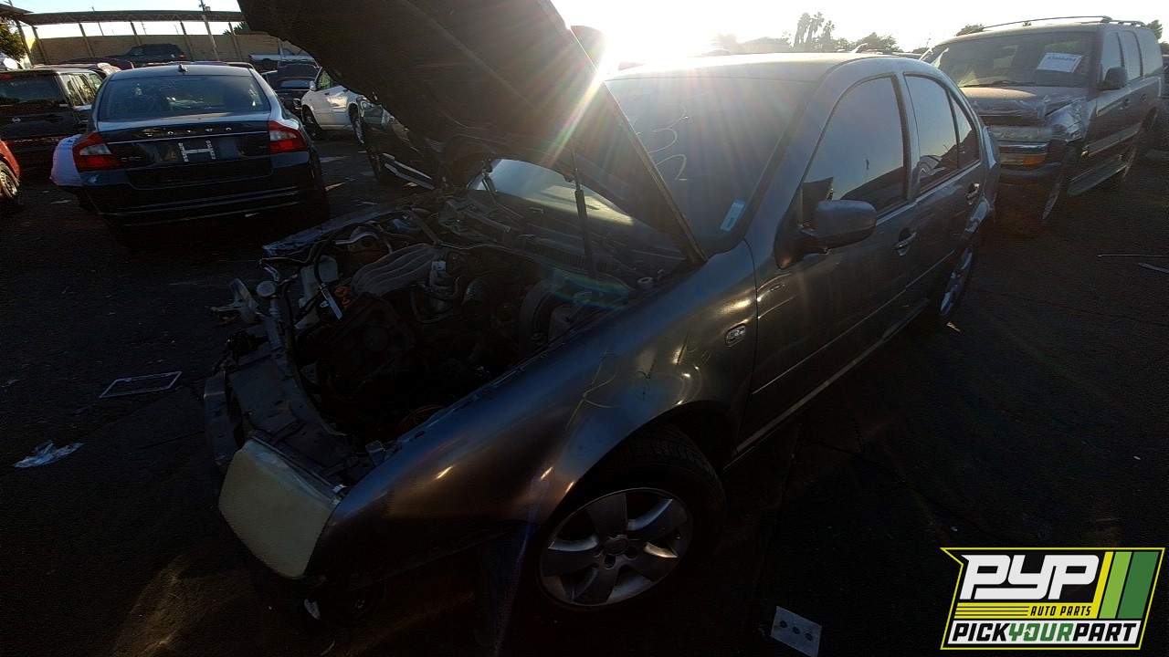 2003 VOLKSWAGEN JETTA partes disponibles