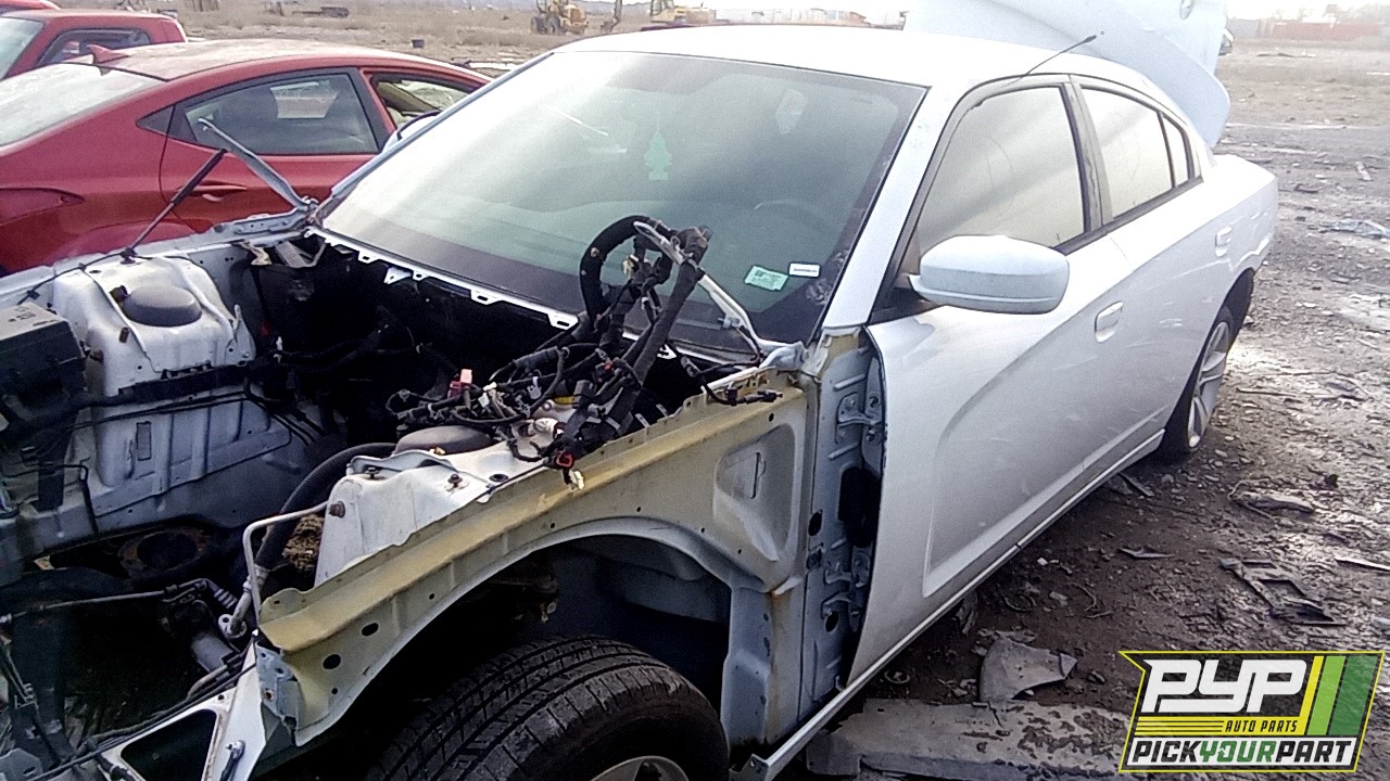 2011 DODGE CHARGER partes disponibles