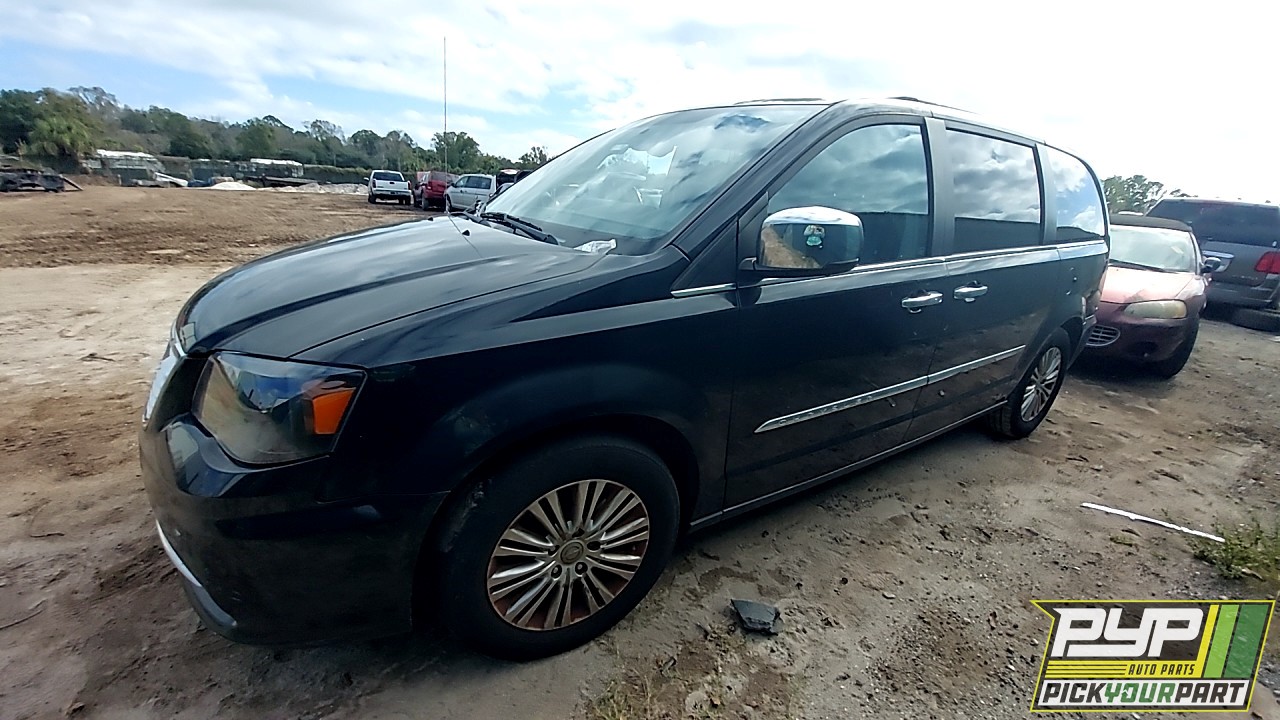 2013 CHRYSLER TOWN & COUNTRY partes disponibles