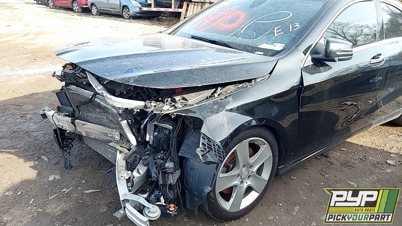 2015 MERCEDES-BENZ CLA250 partes disponibles