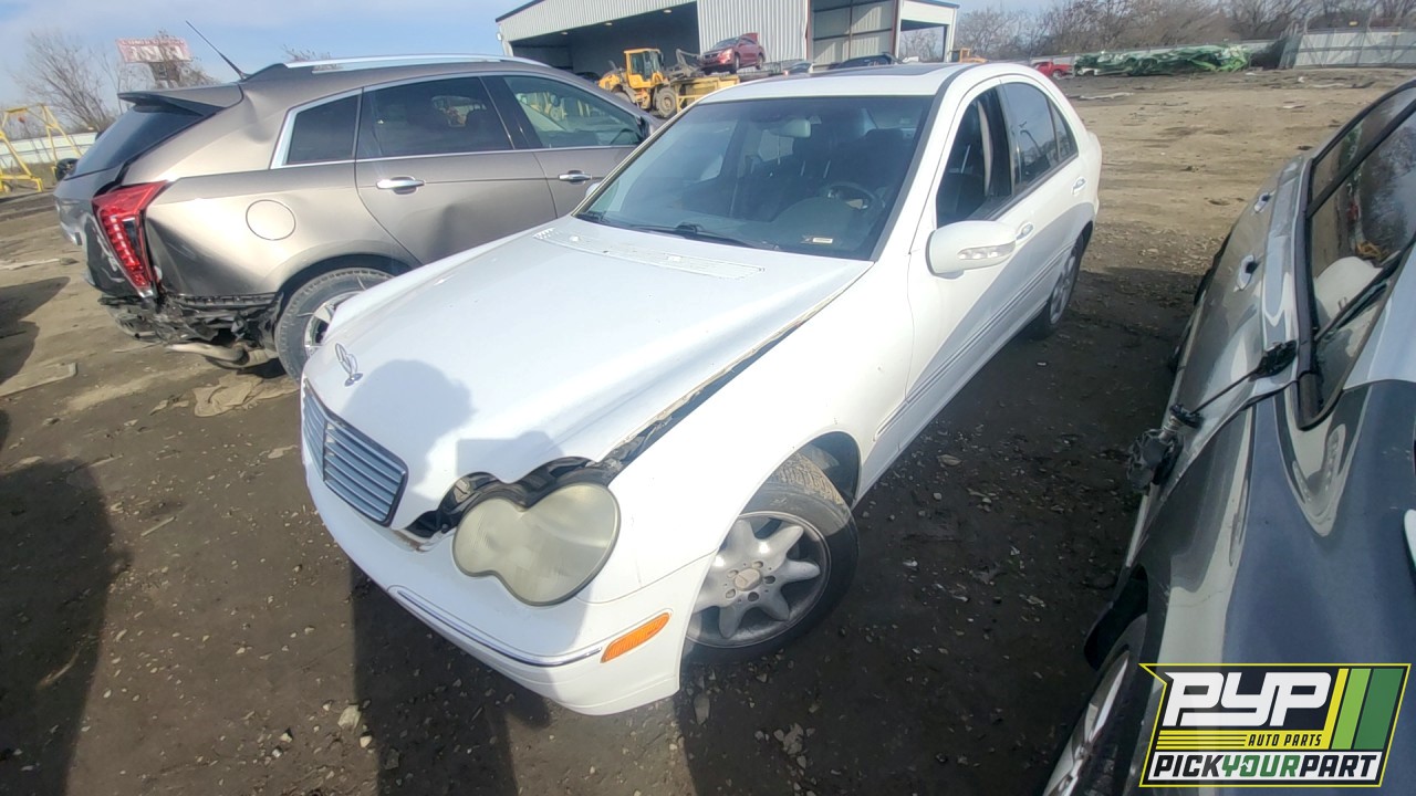 2001 MERCEDES-BENZ C240 partes disponibles
