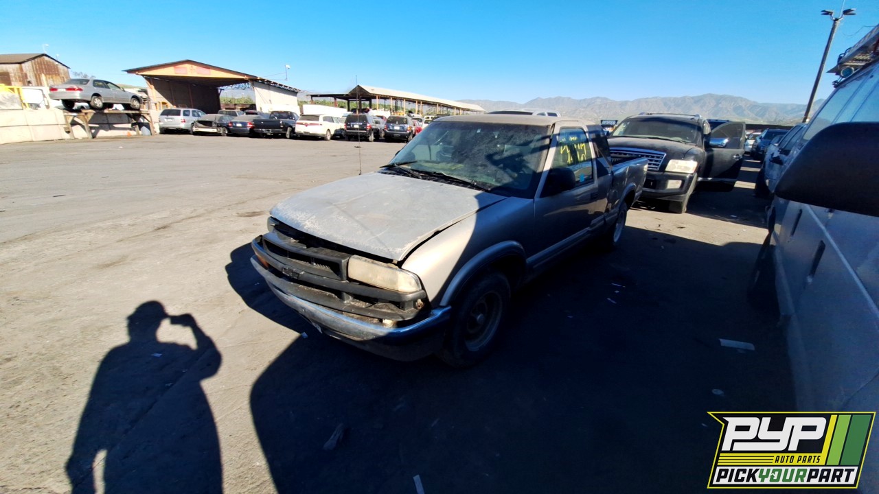 2000 CHEVROLET S10 available for parts