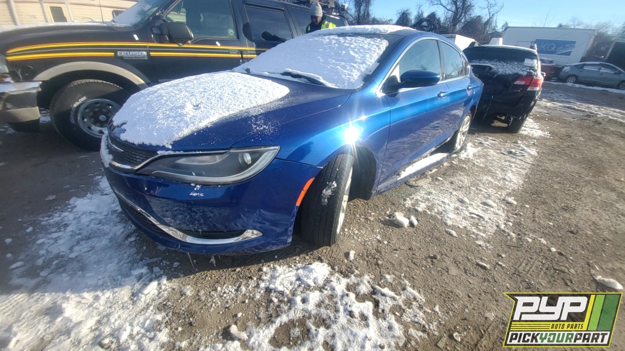2015 CHRYSLER 200 partes disponibles