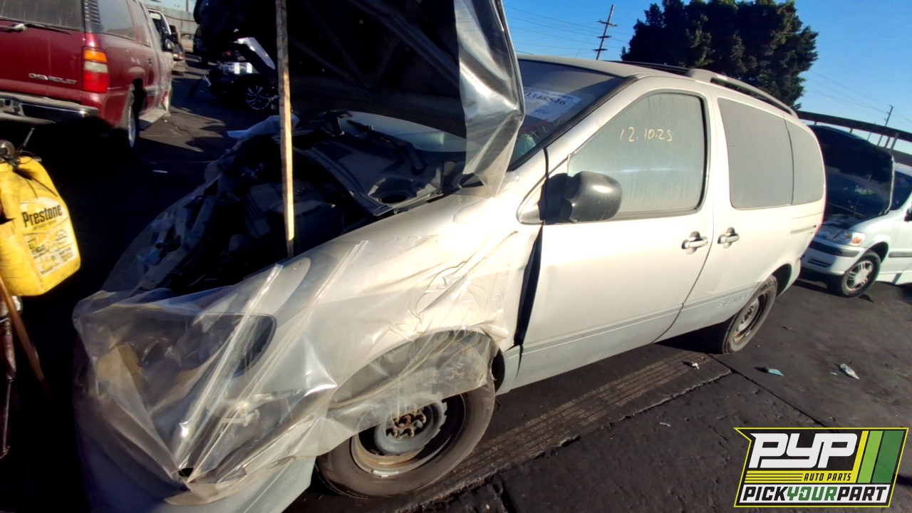 2002 TOYOTA SIENNA partes disponibles