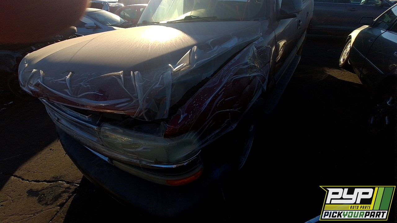 2004 CHEVROLET SUBURBAN 1500 partes disponibles