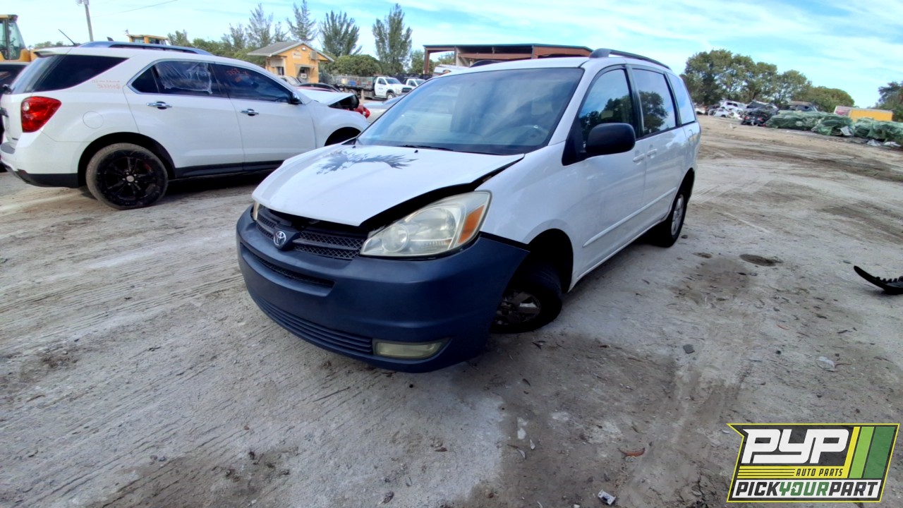 2004 TOYOTA SIENNA partes disponibles
