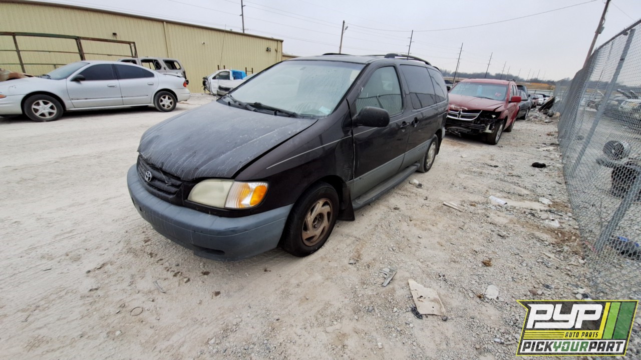 2002 TOYOTA SIENNA partes disponibles