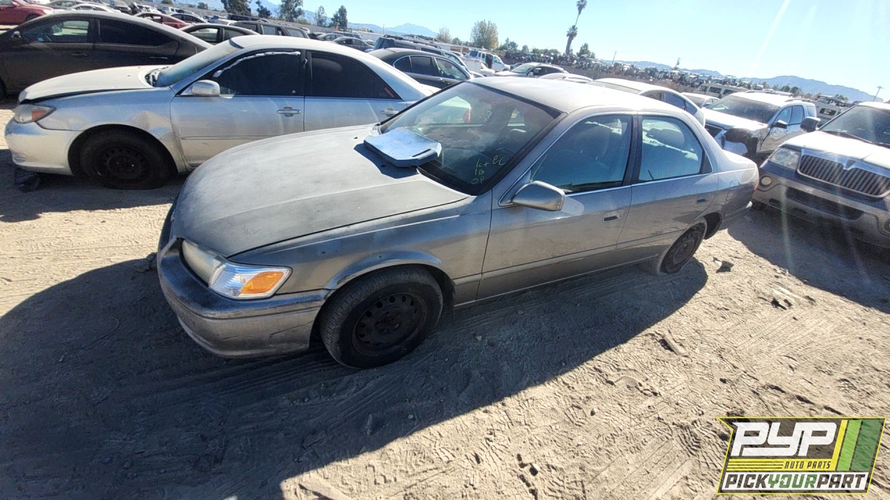 2001 TOYOTA CAMRY partes disponibles