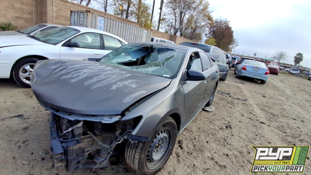 2012 TOYOTA CAMRY partes disponibles