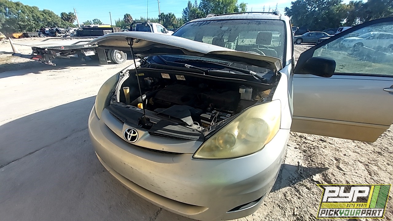 2006 TOYOTA SIENNA available for parts